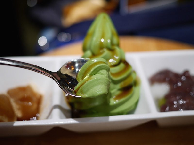 Via Tokyo ถ้วยเดียวไม่เคยพอ ไอศกรีมชาเขียวหอมหนึบ อร่อยล้ำแห่งฮ่องกง