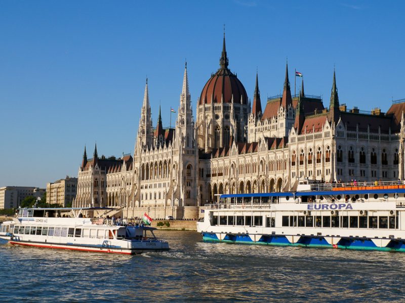 ทริปหอยทาก ออสเตรีย-ฮังการี-เช็ค : วันที่ 2 ปะหน้ากับรถตู้คันเก่ง คาราวานมุ่งหน้าสู่ Budapest