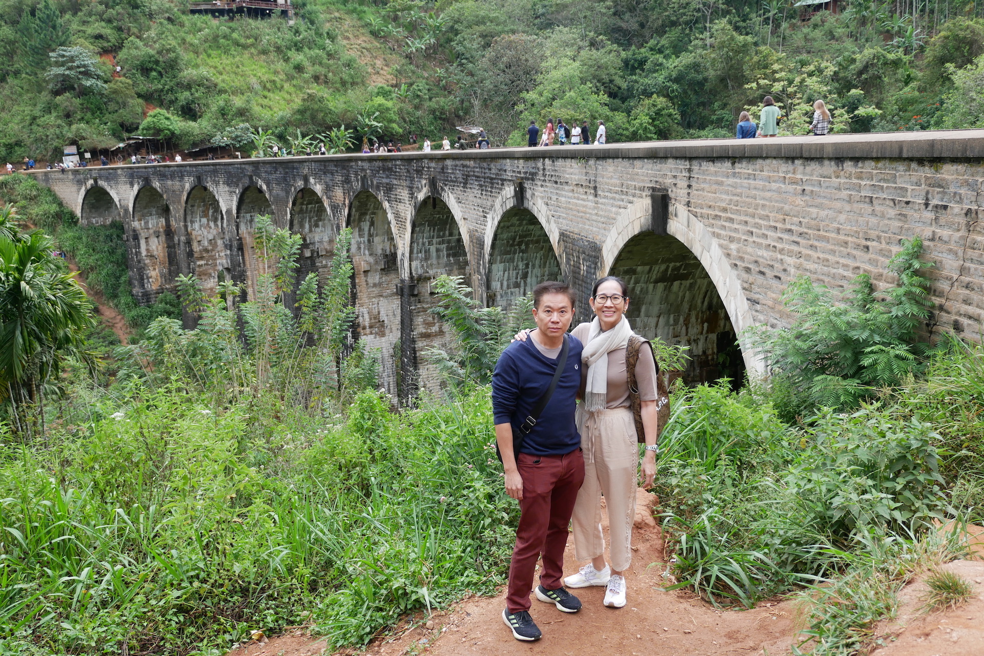 Train Experience in Sri Lanka – Nine Arch Bridge