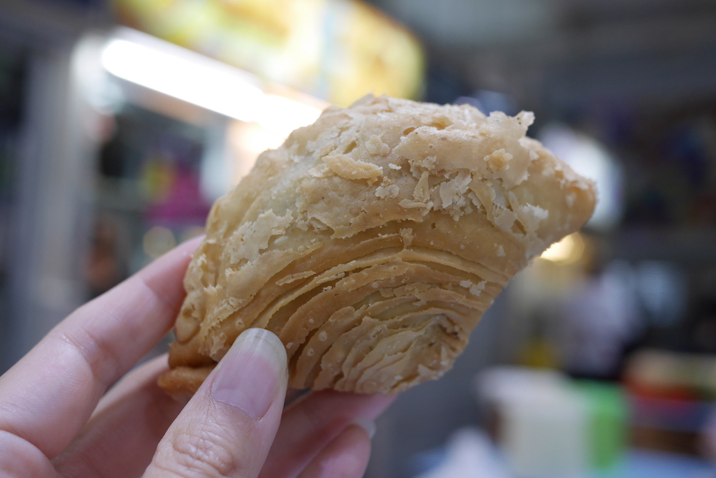 J2 Famous Curry Puff กะหรี่ปั๊พ Michelin Bib เจ้าเดียวของสิงคโปร์ ...