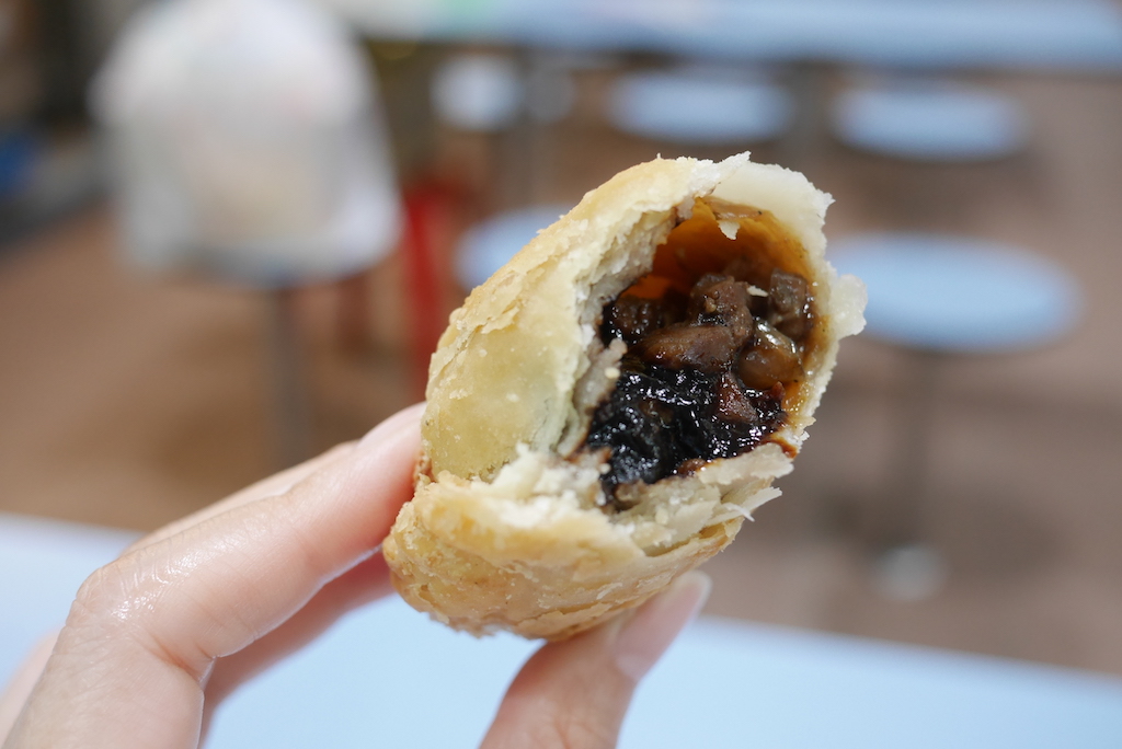 J2 Famous Curry Puff กะหรี่ปั๊พ Michelin Bib เจ้าเดียวของสิงคโปร์ ...
